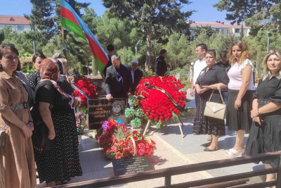 Şəhid Asiman Allahverdiyevin doğum günü məzarının önündə qeyd olunub
