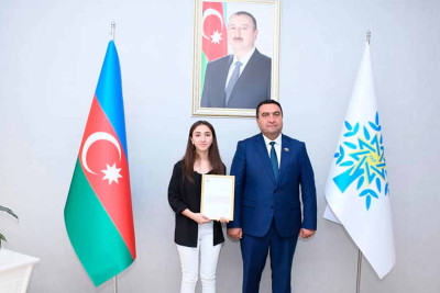 Qəbulda 687 bal toplayan Nuray deputat Müşfiq Məmmədli ilə görüşüb