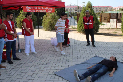 Qızıl Aypara Cəmiyyəti gənclərə “İlk yardım” üzrə təlim təşkil edib