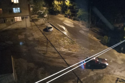 42-ci məhəllədə su borusu partlayıb