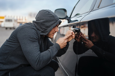 Avtomobillərdən oğurluq etməkdə şübhəli bilinən şəxslər tutulub