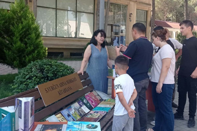 “Yayı kitabla keçirək” layihəsi çərçivəsində kitab sərgisi təşkil olunub