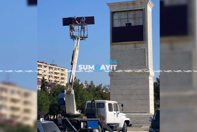 Yararsız vəziyyətdə olan saat təmir olunur