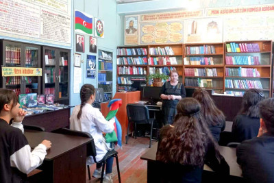 Xurşidbanu Natəvanın 190 illiyinə həsr olunmuş ədəbiyyat saatı keçirilib