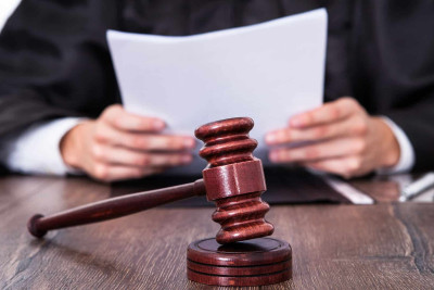 “Ana söyüşü”nə görə qonşusuna 42 bıçaq zərbəsi vuran şəxsə hökm oxunub