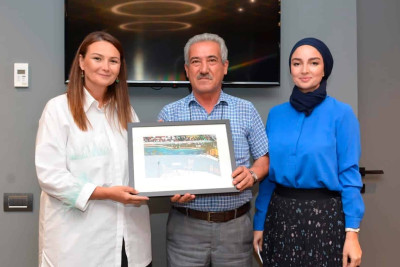 Qənirə Paşayeva Sumqayıt ədəbi mühitinin təmsilçiləri ilə fikir mübadiləsi aparıb