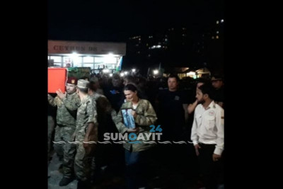 Sumqayıt şəhid XTQ leytenantı Elnur Səmədovla vidalaşır