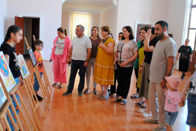 Sumqayıtda gənc rəssamların sərgisi keçirilib