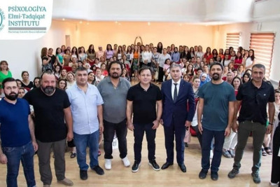 Xaricdən gələn professor-dosent heyəti tərəfindən məktəb psixoloqlarına təlim keçirilib