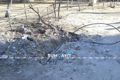 İH-nin işçiləri qazıntı zamanı yaranmış çətinliyi aradan qaldırırlar