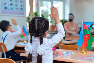 Sumqayıtda 6000-ə yaxın şagird birinci sinfə qədəm qoyub