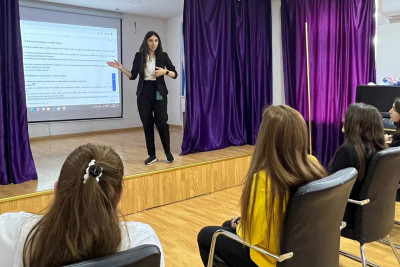 KOBİM sahibkarları kargüzarlıq işi mövzusunda maarifləndirib