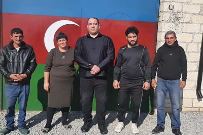 Veteran idmançı İlham Zəkiyev şəhid ailəsinə baş çəkib