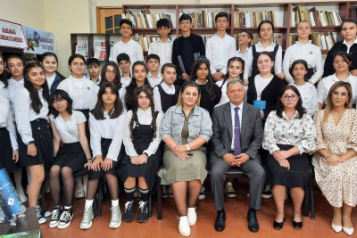 İctimai xadim və yazıçı-publisist Hümbət Həsənoğlu gənclərə öz həyat təcrübəsini bölüşüb