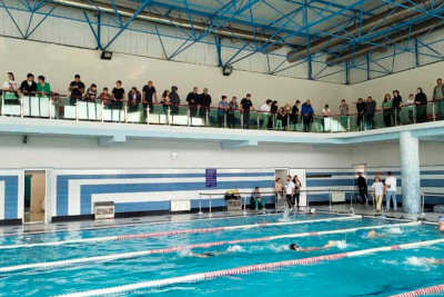 Sumqayıt Olimpiya İdman Kompleksində üzgüçülük üzrə yarış baş tutub