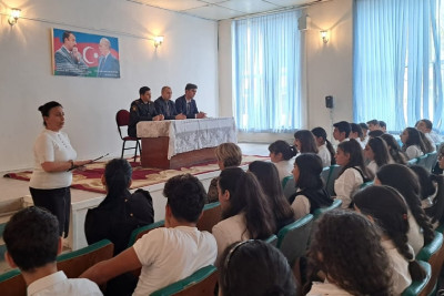 Məktəblilərə "Dini radikalizm" mövzusunda maarifləndirici tədbir təşkil olunub