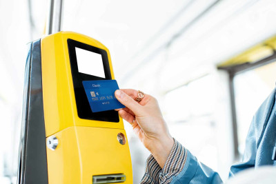 Avtobuslarda kartla ödənişin ləğv olunmasından 11 ay keçir