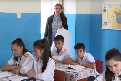 Xaricdə təhsil almış müəllim ucqar dağ kəndində dərs deyir