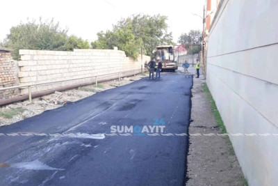 Corat qəsəbəsində asfaltlanma işləri aparılır