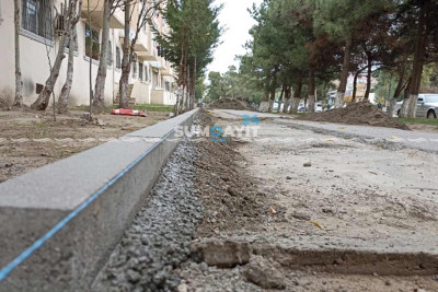 C.Məmmədquluzadə küçəsində piyada səkisi təmir edilir