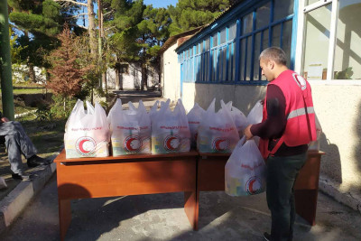 Adının hallanmağını istəməyən xeyirxah insan ahıllara yardım göndərib