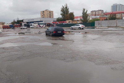 Avtovağzalın ərazisi böyük bir “göl”ə bənzəyir