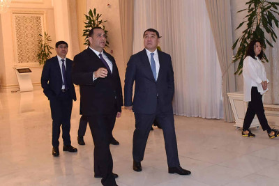 Qazaxıstan səfiri Serjan Abdıkarimov Sumqayıtda olub