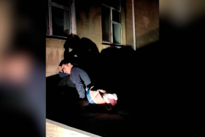 Sumqayıtda 24 yaşlı kişi eyvandan yıxılıb