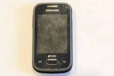 Sumqayıt sakini həbsdə olan qardaşına telefon ötürmək istədi
