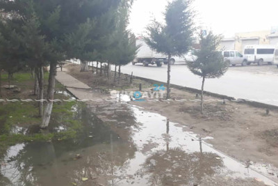 Bakı küçəsinin yararsız kanalizasiya xətti