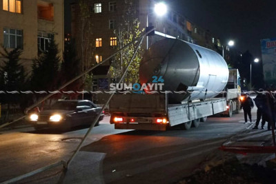 Yük maşını qaz borusuna çarpılıb