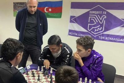 Futbolçu və məşqçilər arasında şahmat yarışı keçirilib