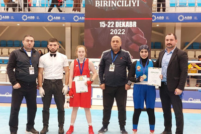 Sumqayıtlı xanım boksçular ölkə çempionatından medallarla dönüblər