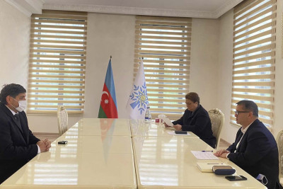 Sumqayıtda deputat Hicran Hüseynova vətəndaşlarla görüşüb