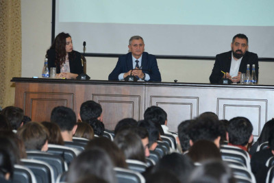 Tələbələr “#codeforfuture” layihəsi barədə məlumatlandırılıblar