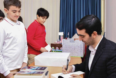 “Sükutla danışanlar” kitabının təqdimatı keçirilib