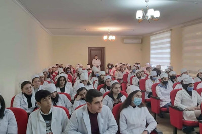 Gənclər “Kollektiv nüfuz və liderlik” mövzusunda maarifləndiriliblər