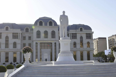 Peşəkar rəssam Elçin Qasımovun ilk fərdi sərgisi təşkil olunacaq