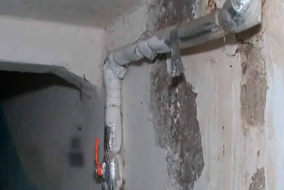 9-cu mikrorayon: yaşayış binasının blokuna yağış suları axır