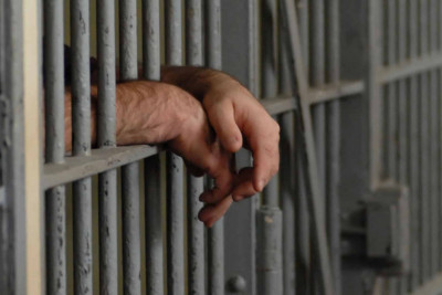 Piyada keçidinin borularını oğurlamağa cəhd edən iki nəfər tutulub