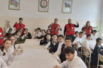 Şagirdlərə “Beynəlxalq Qızıl Xaç və Qızıl Aypara Hərəkatı” barədə məlumat verilib