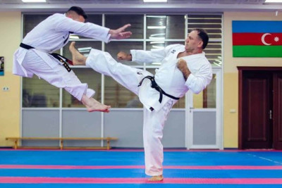 Sumqayıtlı karateçilər Füzuli Musayevin seminarına qatılıblar