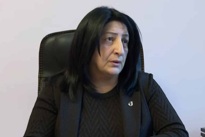 Pul tələb etdiyi deyilən məktəb direktoru vəzifədən kənarlaşdırılmayıb