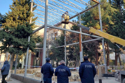 1-ci mikrorayondakı qanunsuz tikili yenidən sökülüb