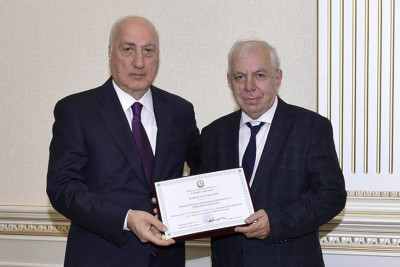 Əməkdar jurnalist Eyruz Məmmədov təltif olunub