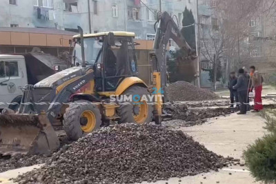 18-ci mikrorayonda məhəlləarası yollar təmir edilir