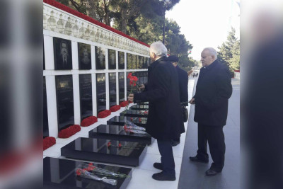 Sovet tankının əzərək şəhid etdiyi alimlərin xatirəsi yad olunub