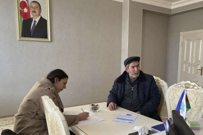 Deputat Müşfiq Məmmədli sakinlərin müraciətlərini dinləyib