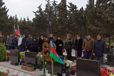 20 Yanvar faciəsinin 33-cü ildönümündə Şəhidlər xiyabanı ziyarət edilir