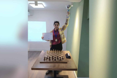 Məktəbli şahmatçımız beynəlxalq yarışı qazanıb